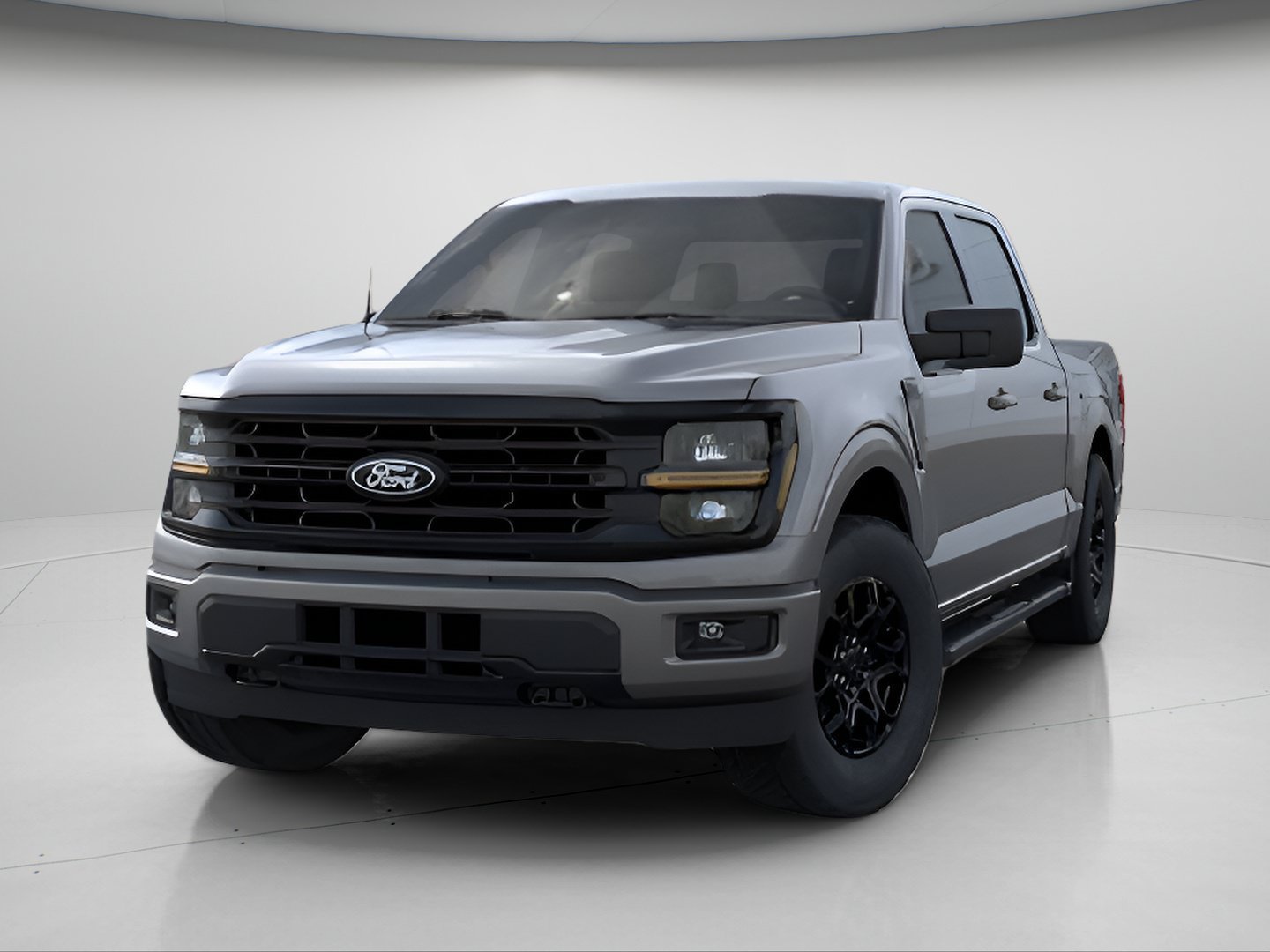 New 2026 Carbonized Gray Metallic Ford XLT image 2