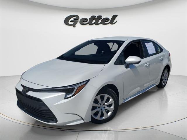 Certified Used 2026 WIND CHILL PEARL* Toyota  image 1