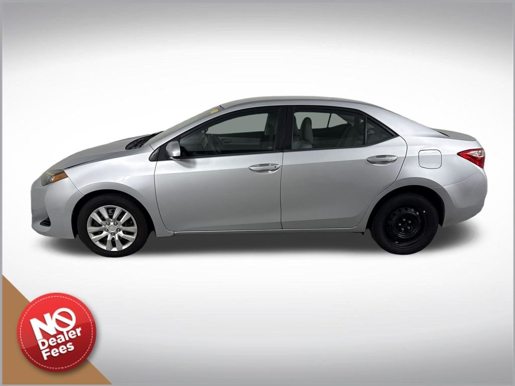 Used 2017  Toyota L image 6