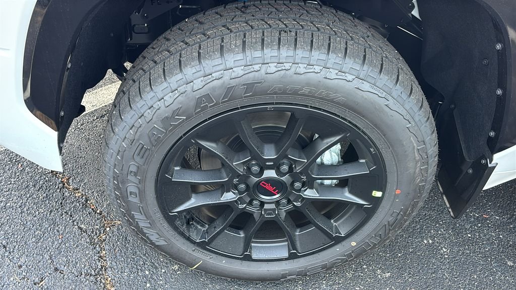 New 2026 Wind Chill Pearl <sup>1</sup> Toyota Tundra Platinum image 37