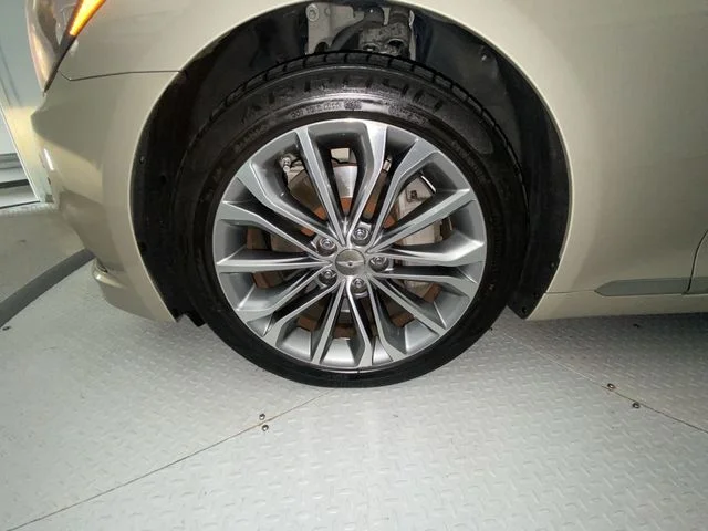 Used 2015 Beige Hyundai 3.8 image 10