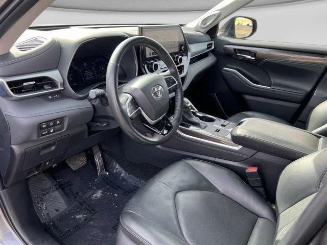 2024 Toyota Highlander Platinum - Photo 37