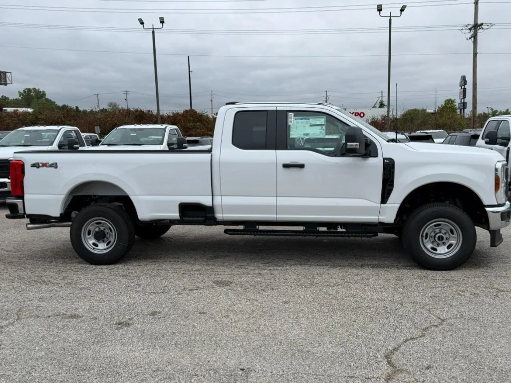 New 2027 Oxford White Ford F-350® XL image 2