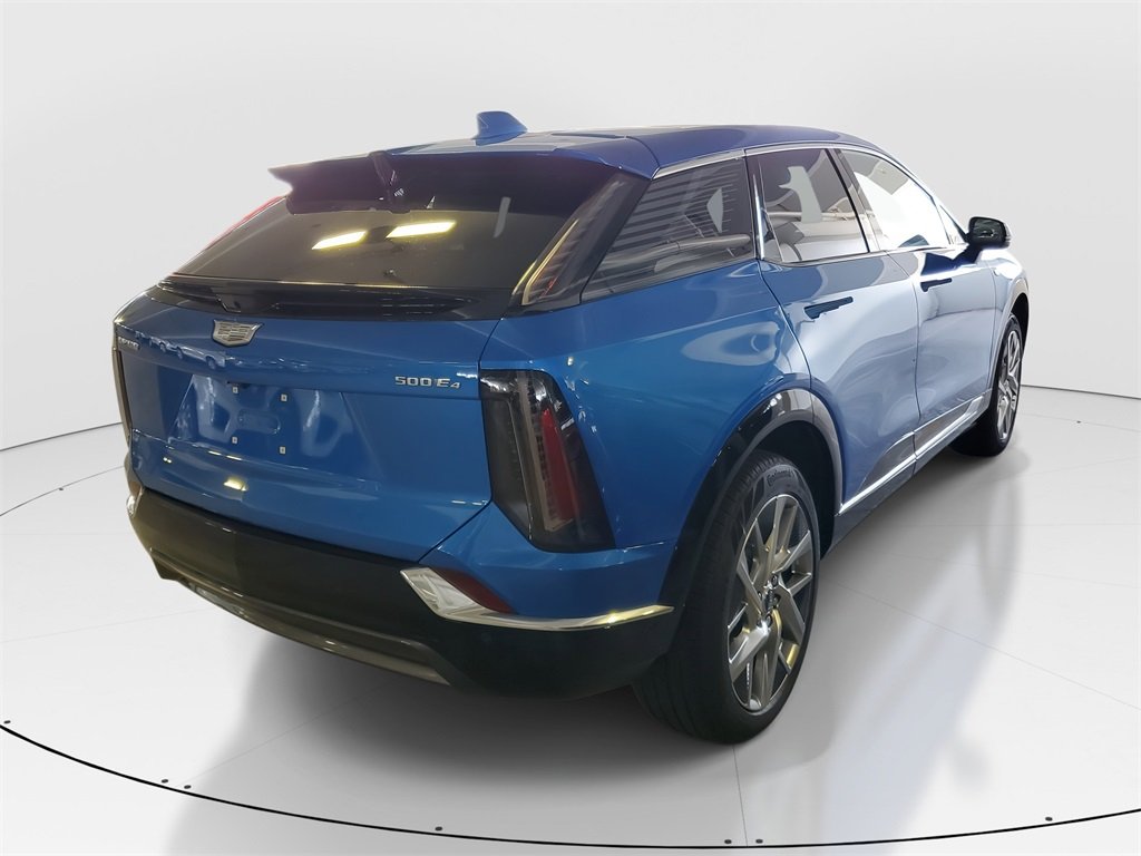 2025 Cadillac Optiq Luxury photo 3