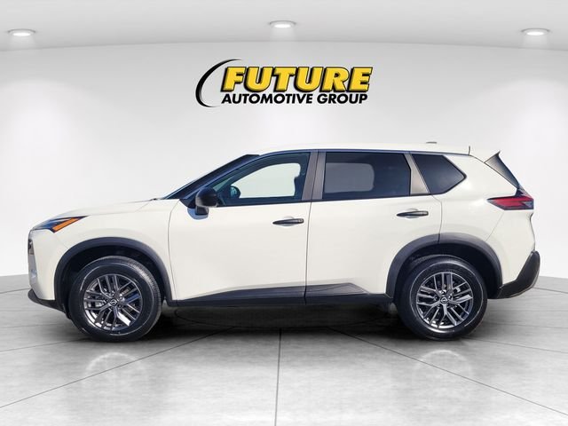 Used 2023 White Nissan S image 6