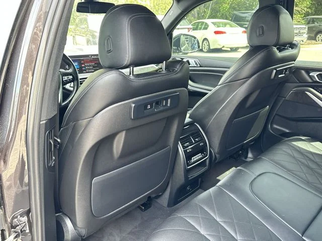 Used 2023 Gray BMW xDrive40i image 27