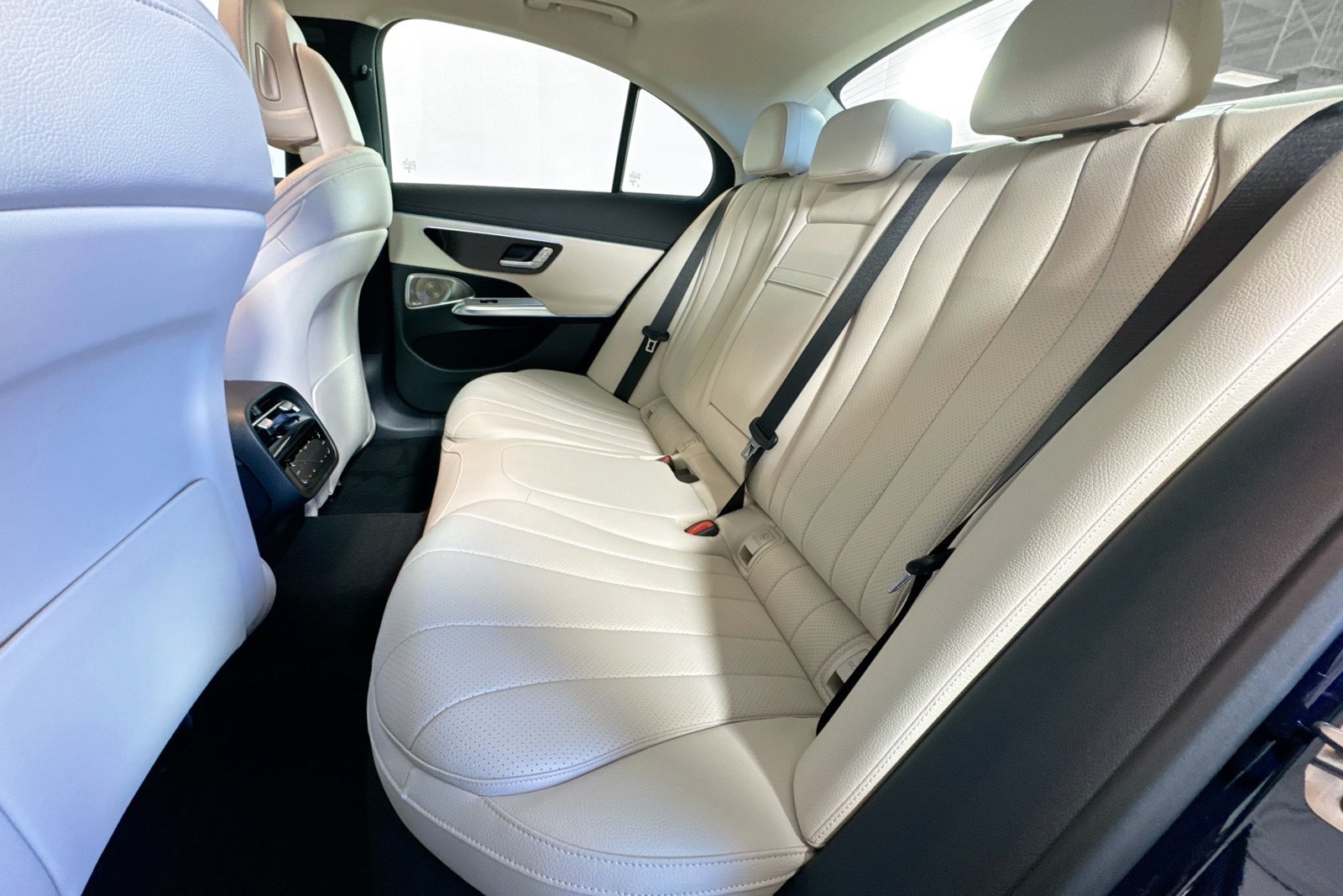 New 2026 Nautical Blue Metallic Mercedes-Benz E 350 image 22