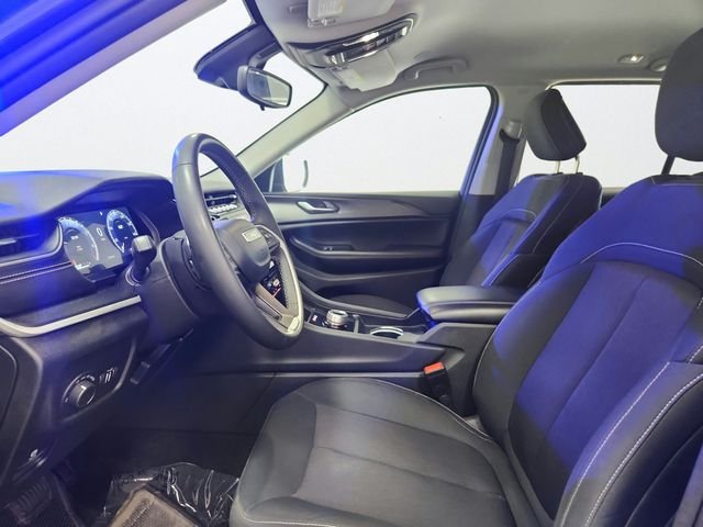 Used 2024 Gray Jeep Laredo image 9