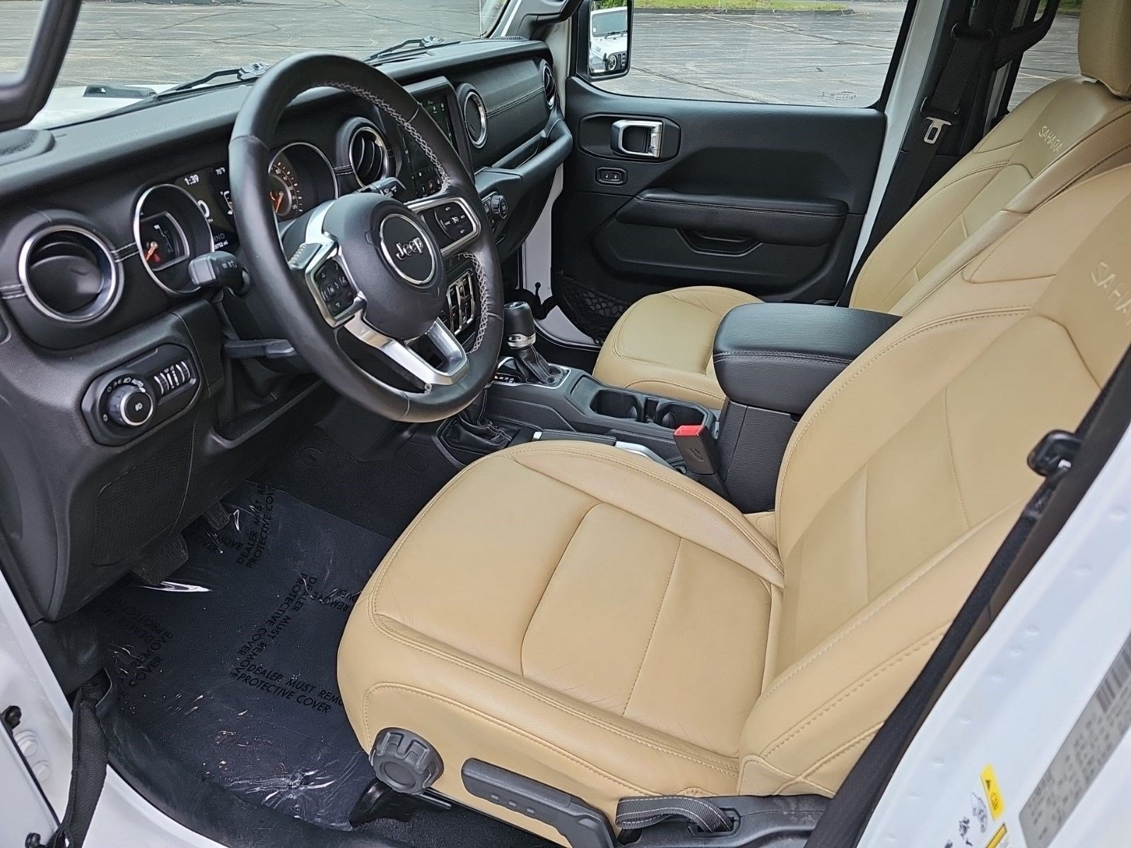 Used 2019 Bright White Clearcoat Jeep Sahara image 18