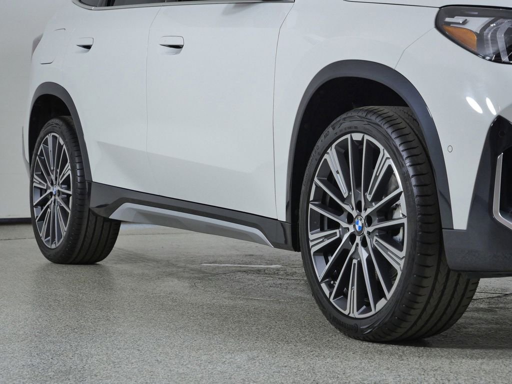 Used 2026 Alpine White BMW xDrive28i image 7