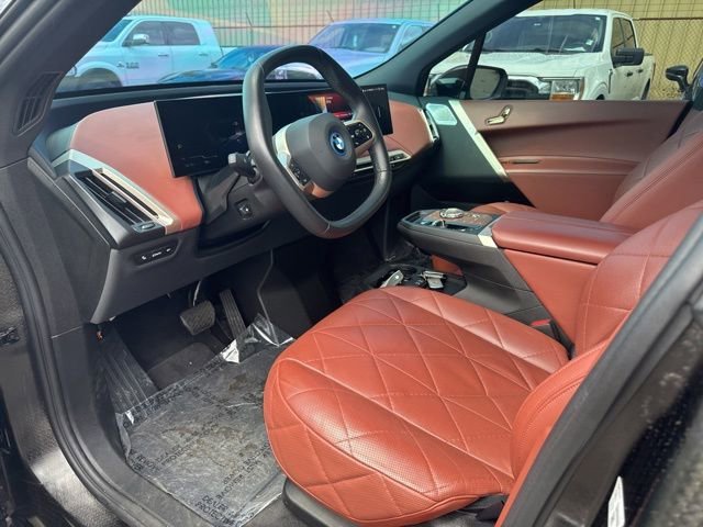 Used 2022 Black Sapphire Metallic BMW xDrive50 image 22