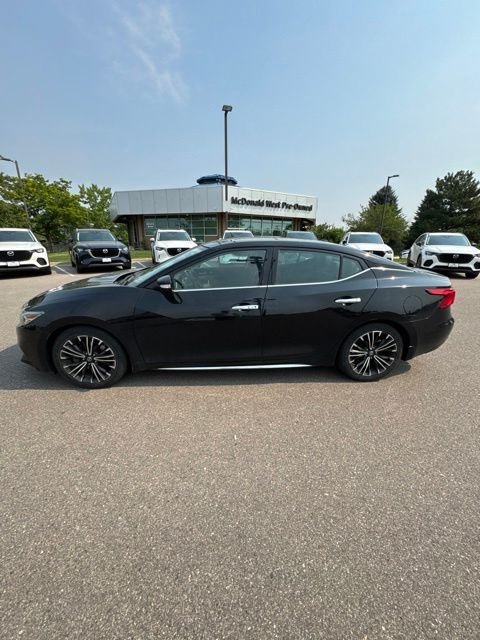 Used 2018 Black Nissan Platinum image 2