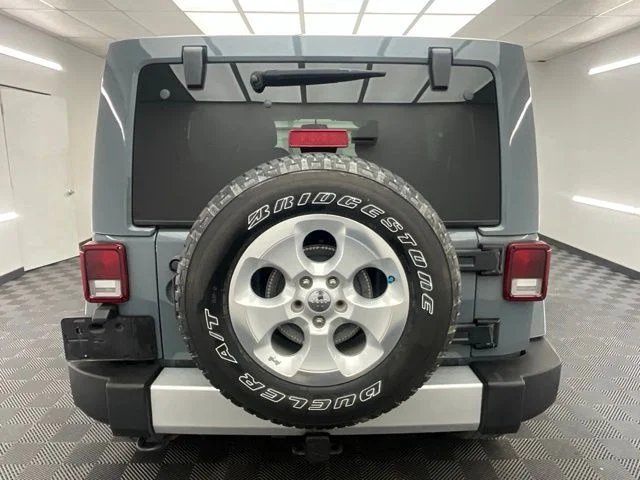 Used 2014 Gray Jeep Unlimited Sahara image 22