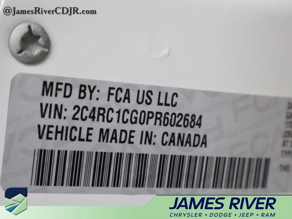 Used 2023 White Chrysler LX image 39