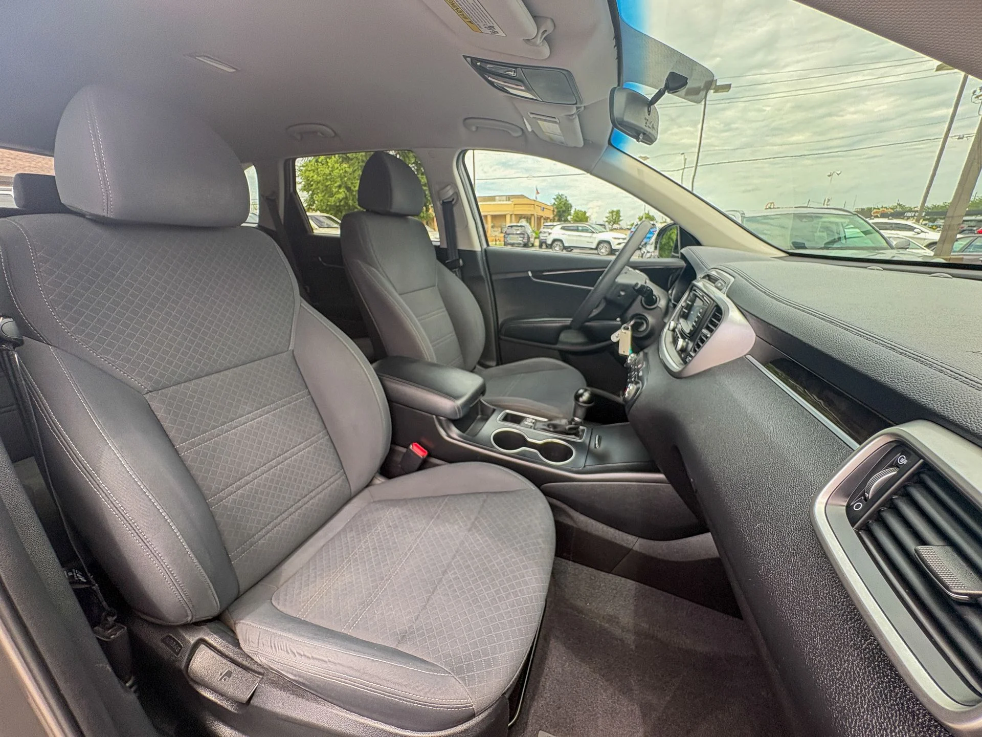 Used 2018 Silver Kia LX image 24