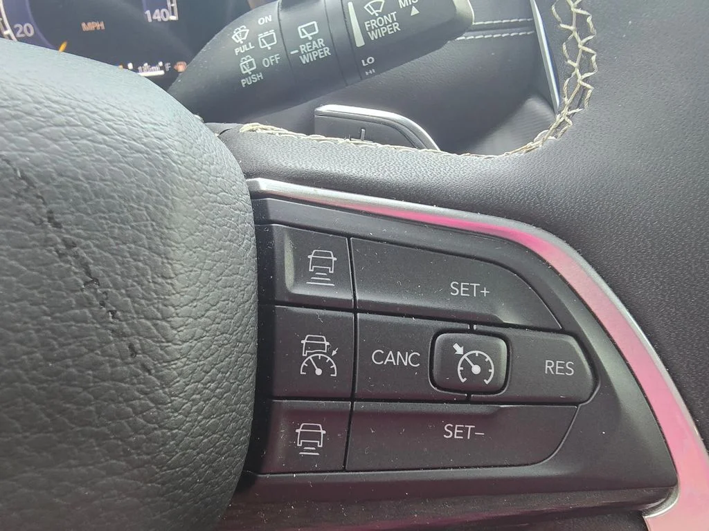 Used 2024 Gray Jeep Altitude image 31