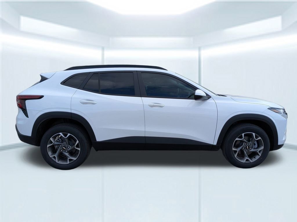 2026 Chevrolet Trax LT - Photo 8
