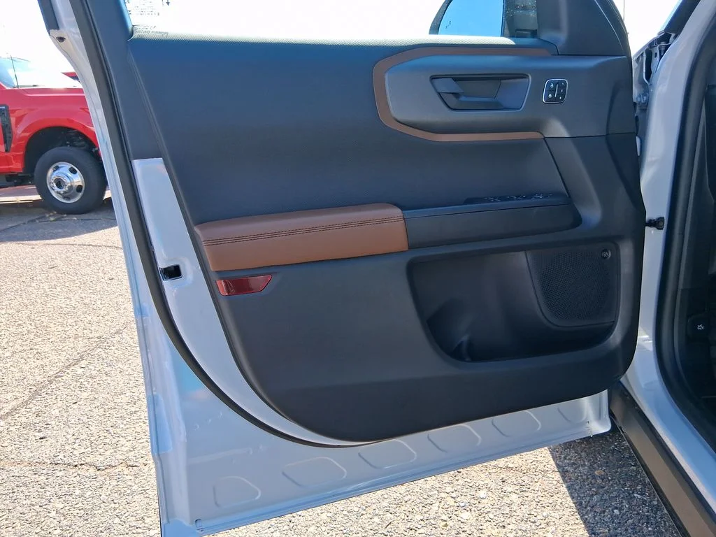 New 2026 Space White Metallic Ford Outer Banks® image 10