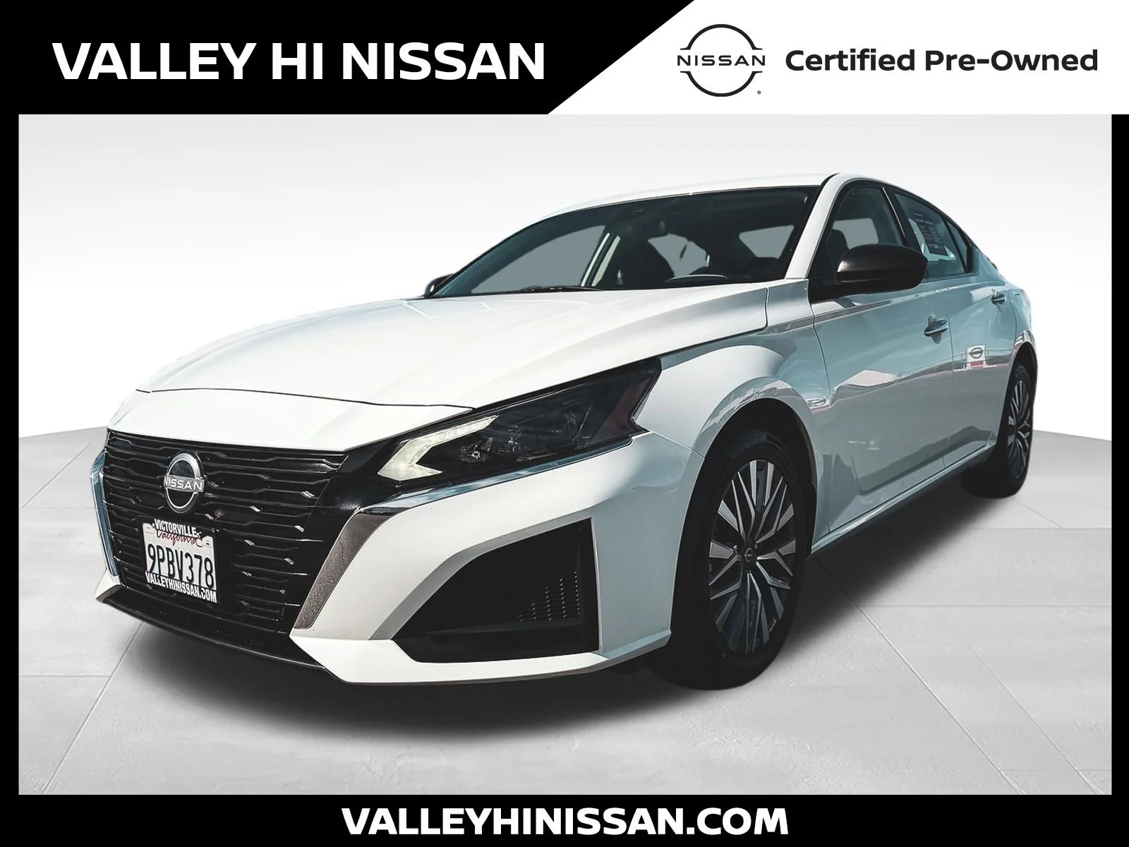 Used 2025 White Nissan 2.5 SV image 3