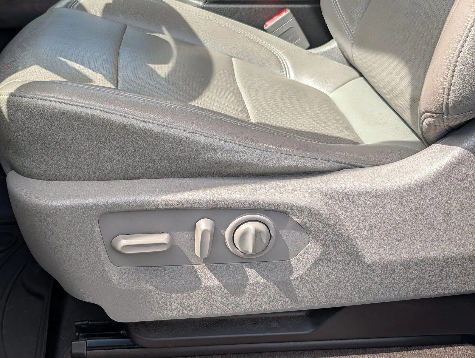 Used 2019 SUMMIT WHITE GMC SLT image 12