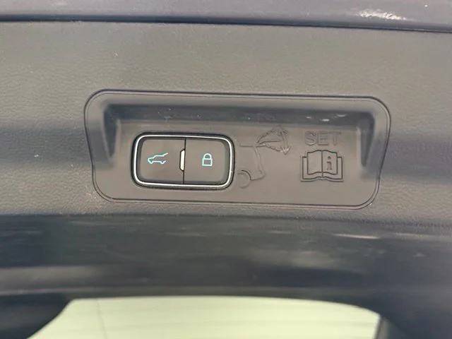 Used 2023 Gray Ford ST-Line image 36