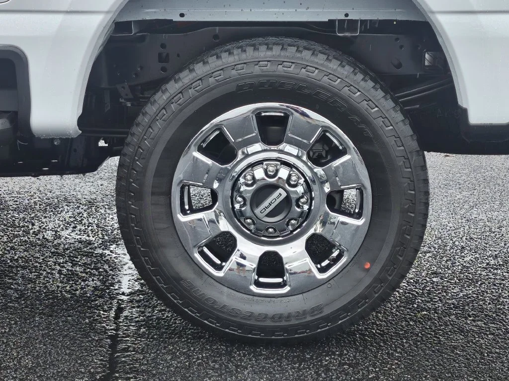 New 2027 Oxford White Ford F-250® Lariat® image 14