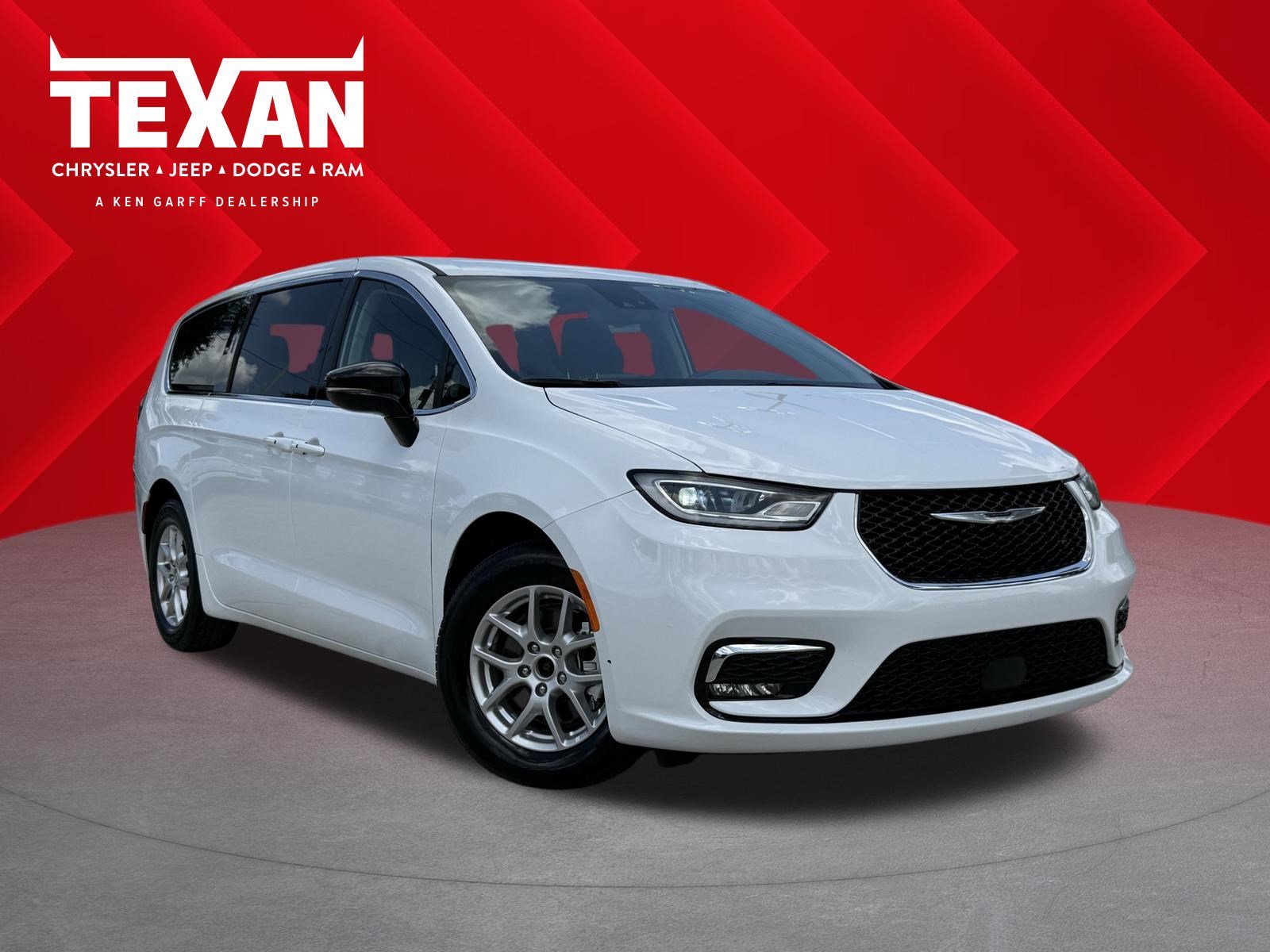 2024 Chrysler Pacifica Touring L's photo