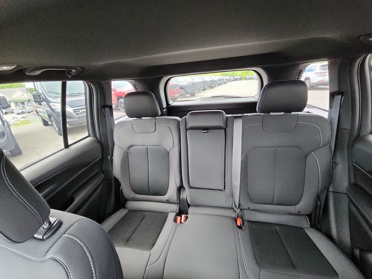 New 2026 Silver Zynith Exterior Paint Jeep Laredo X image 15