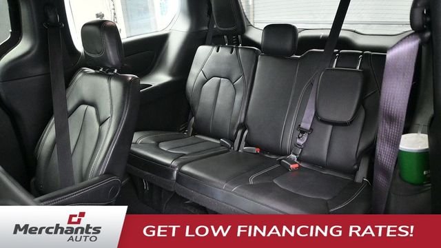 Used 2025 Black Chrysler Select image 13