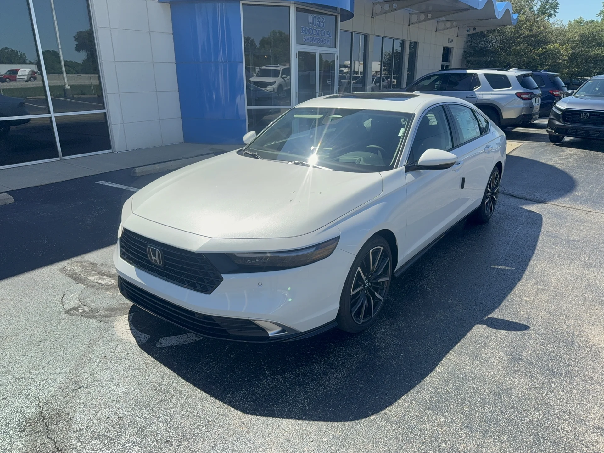 New 2026 Platinum White Pearl Honda Touring image 1