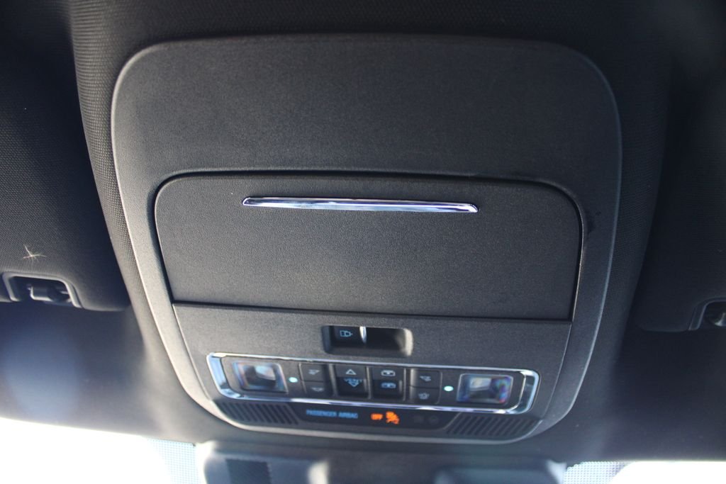Used 2023  Ford Lariat image 38