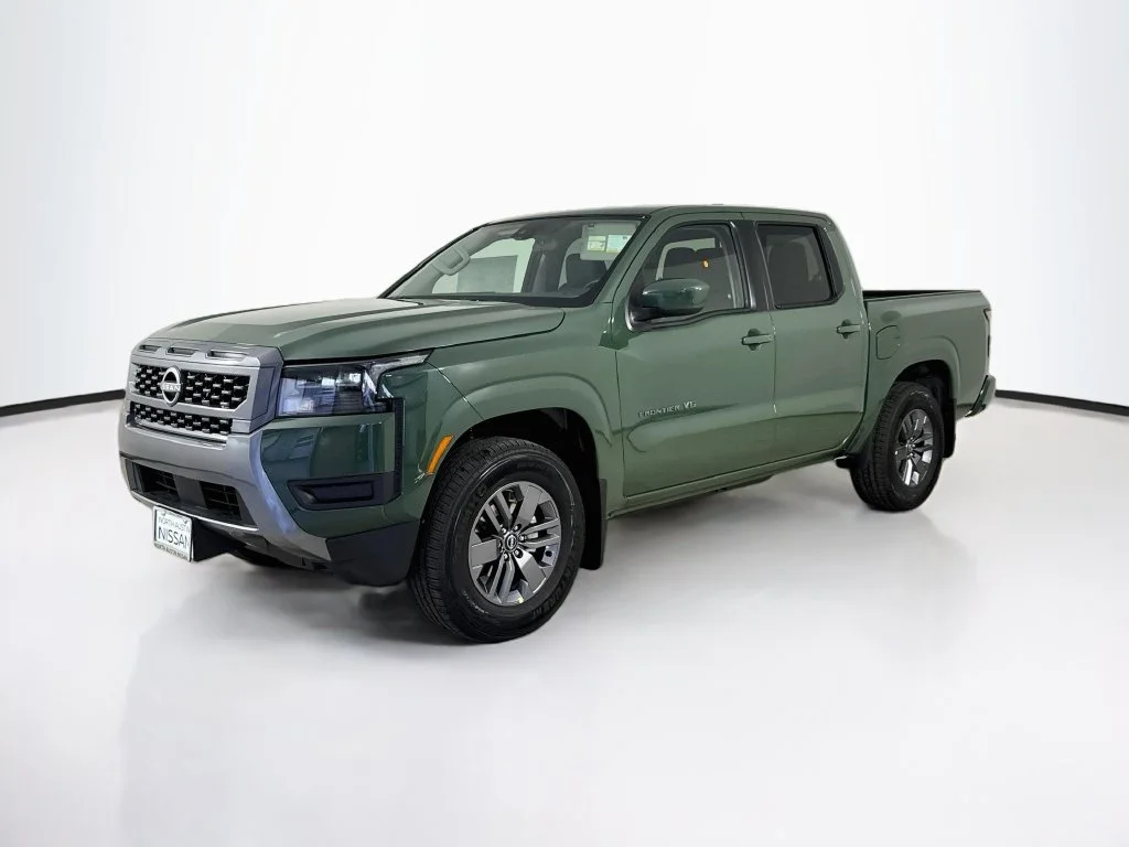 New 2027 Green Nissan SV image 3