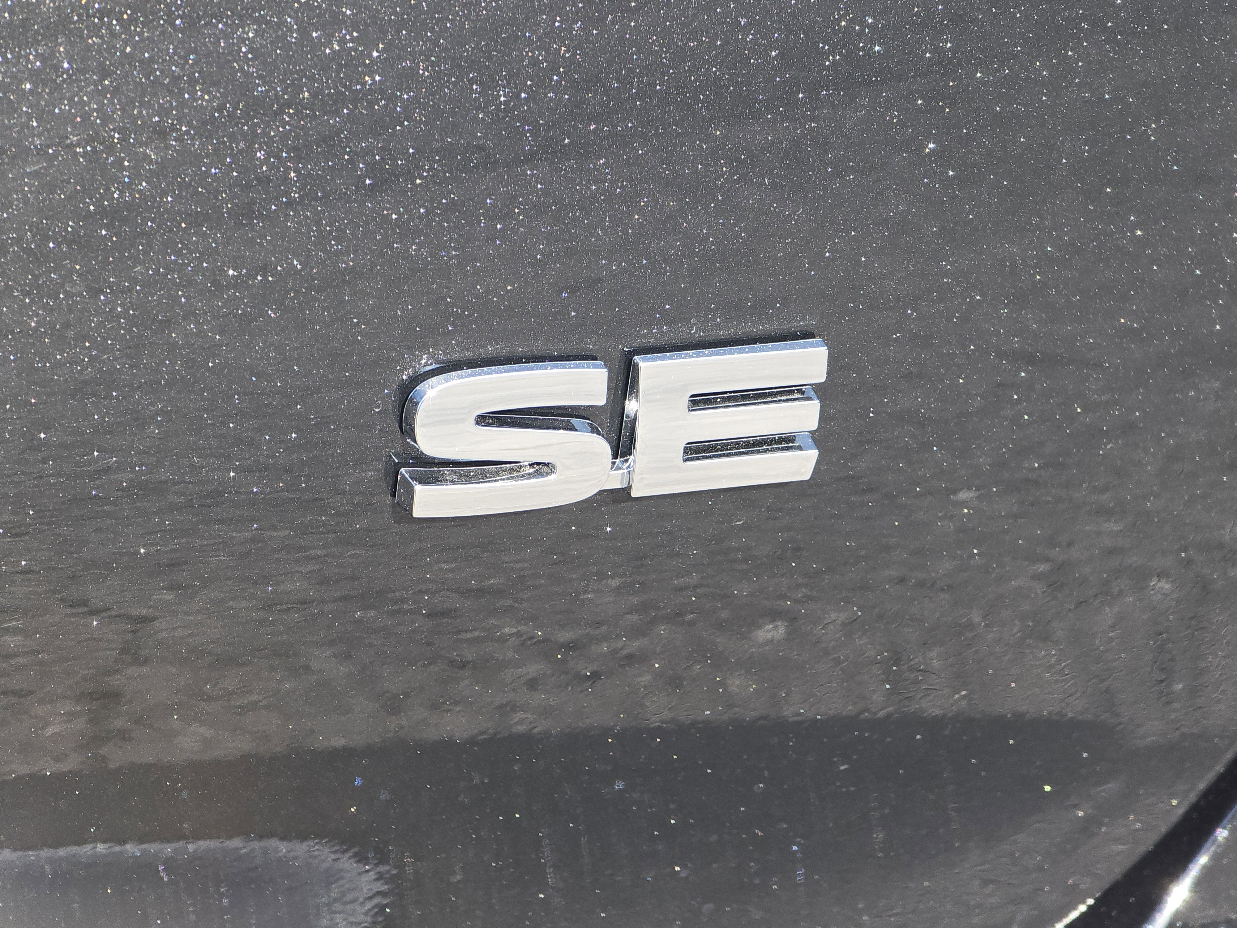 New 2026 Black Diamond Mitsubishi SE image 6
