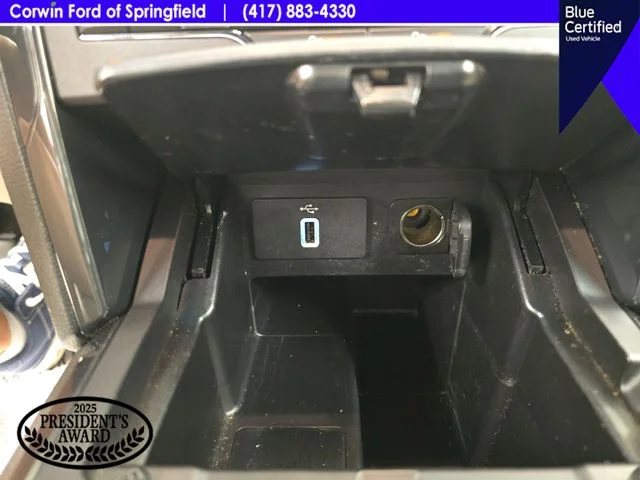 Used 2019 White Platinum Clearcoat Metallic Ford XLT image 29