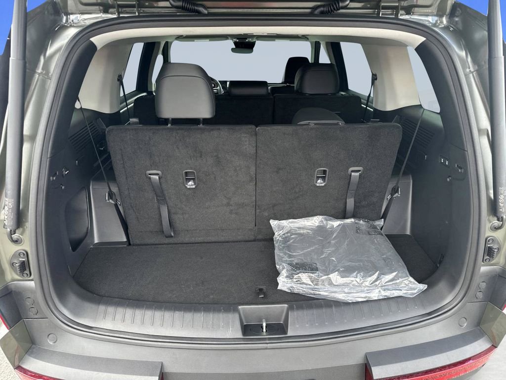 Used 2025 Rockwood Green Hyundai SEL image 27