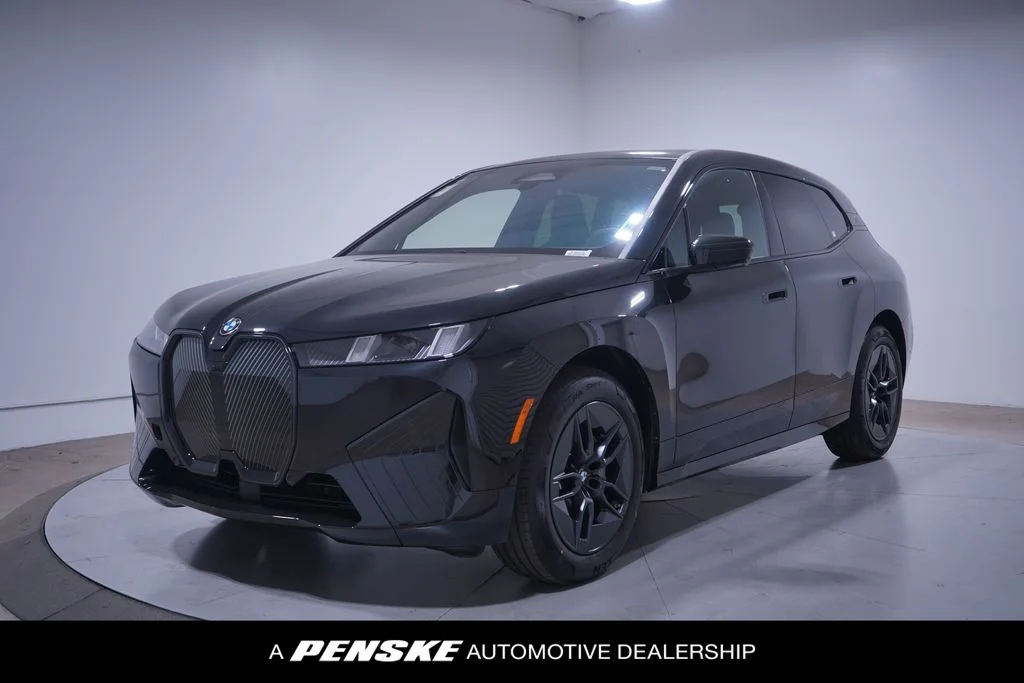 2026 BMW iX xDrive60's photo