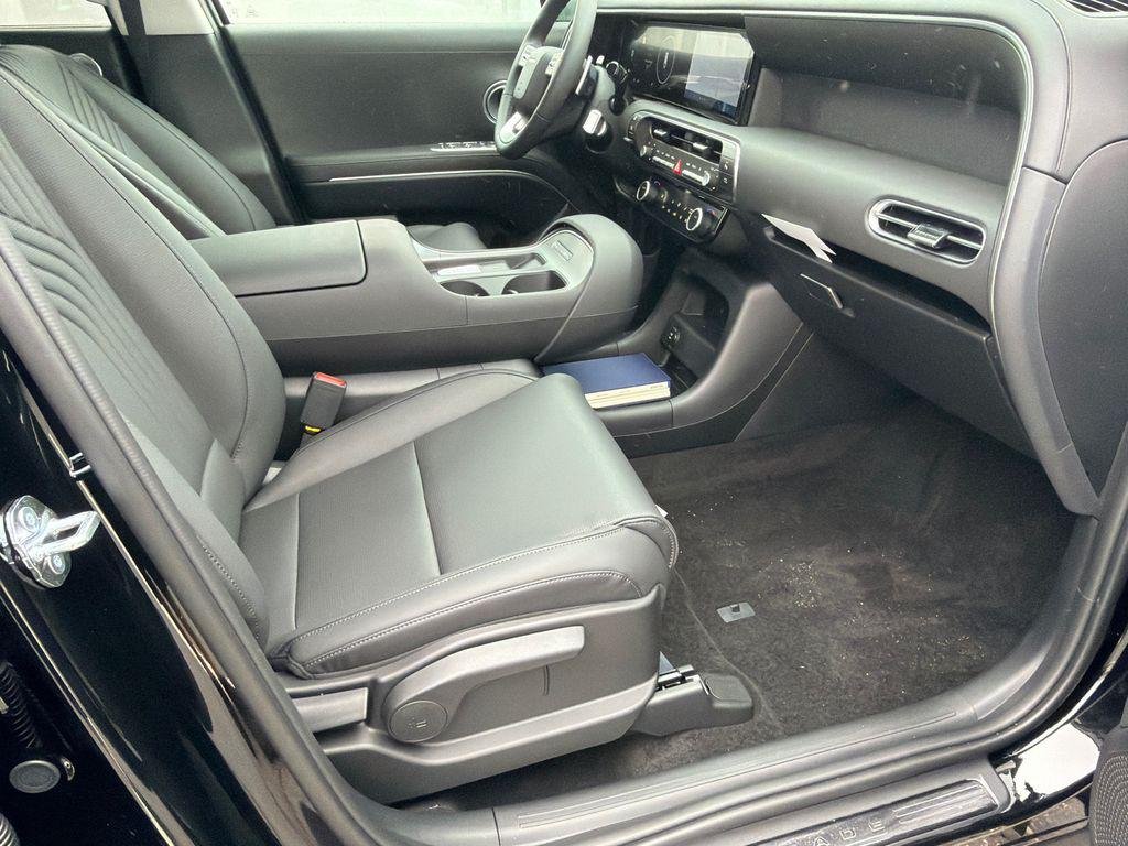 New 2026 Black Hyundai SEL FWD image 13