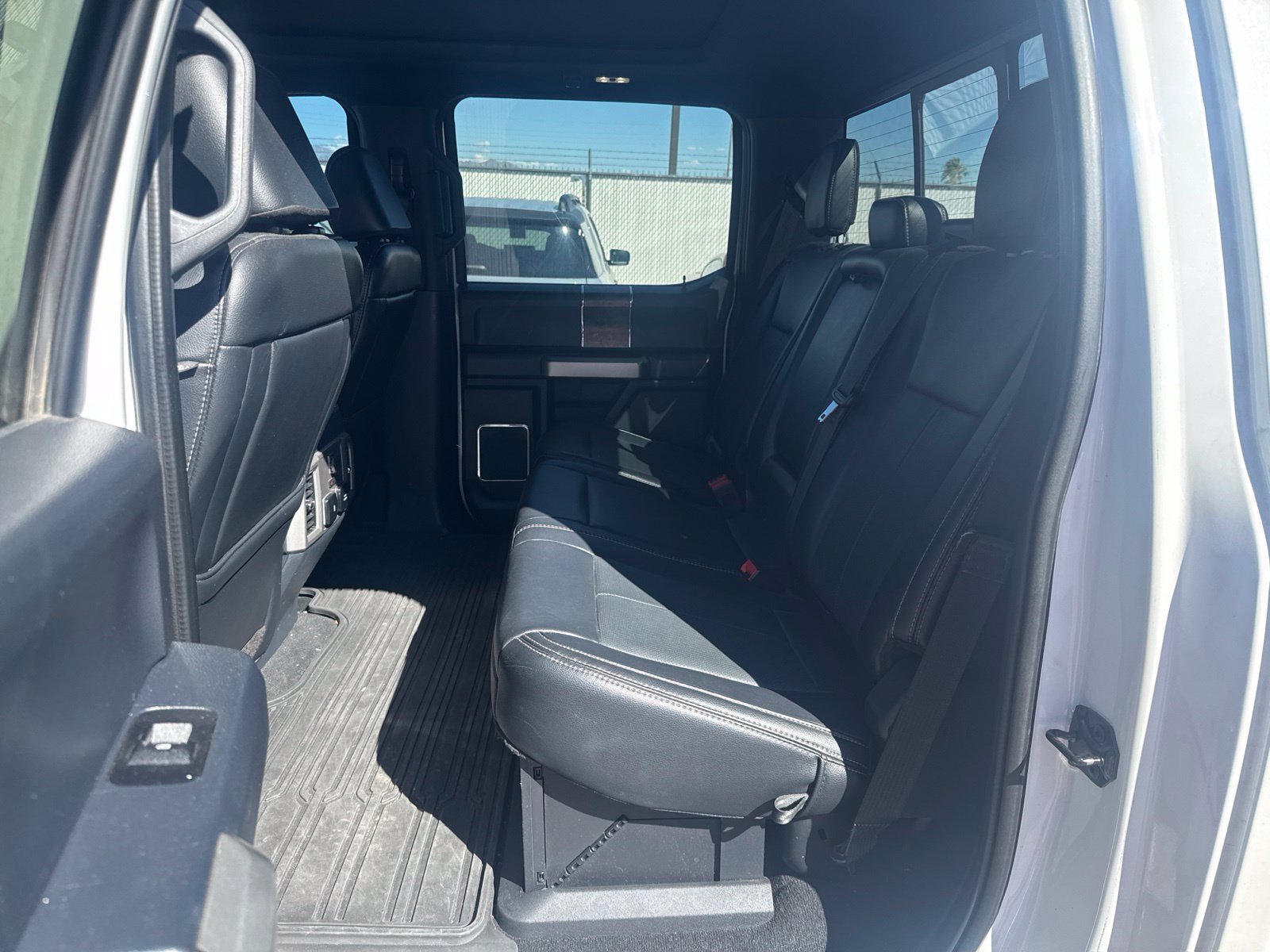 Used 2022 Star White Metallic Tri-Coat Ford Lariat image 12