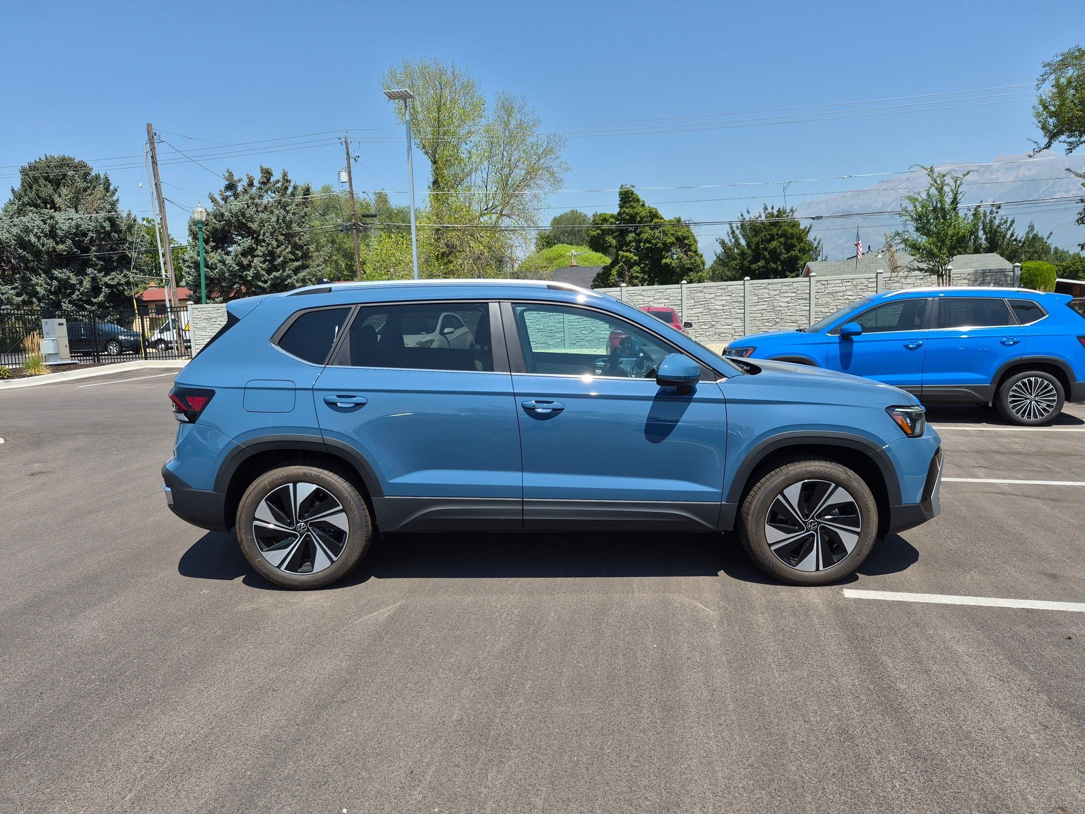 New 2026 Monterey Blue Pearl Volkswagen SE image 2