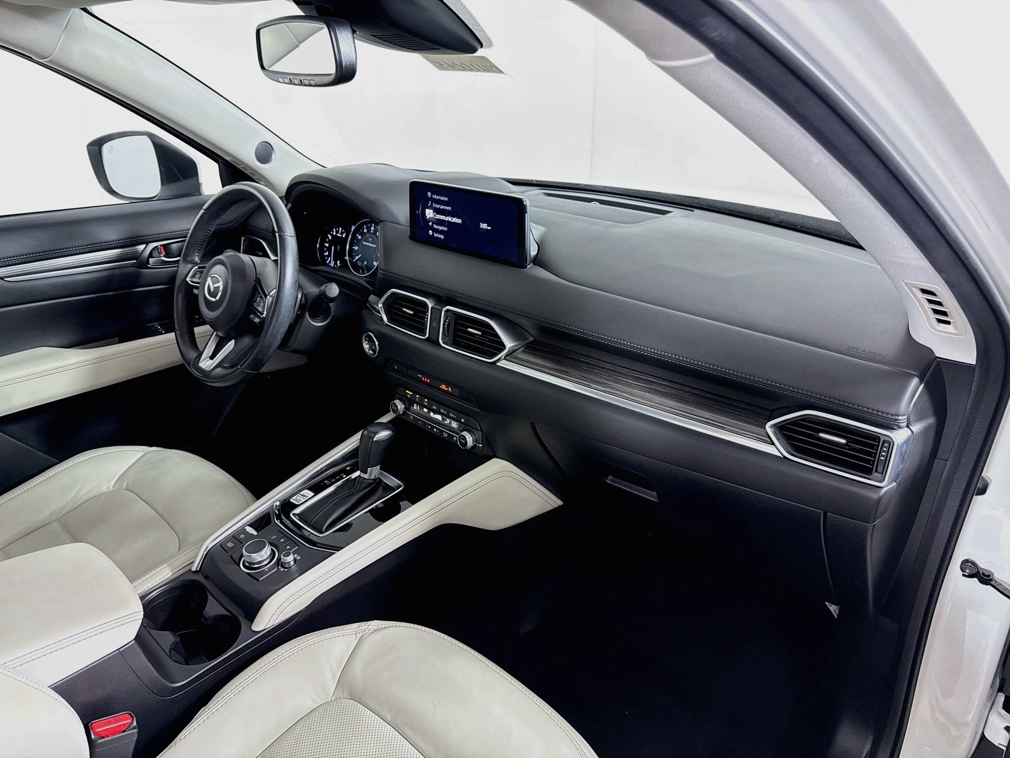Used 2021 Snowflake White Pearl Mica Mazda Grand Touring image 31