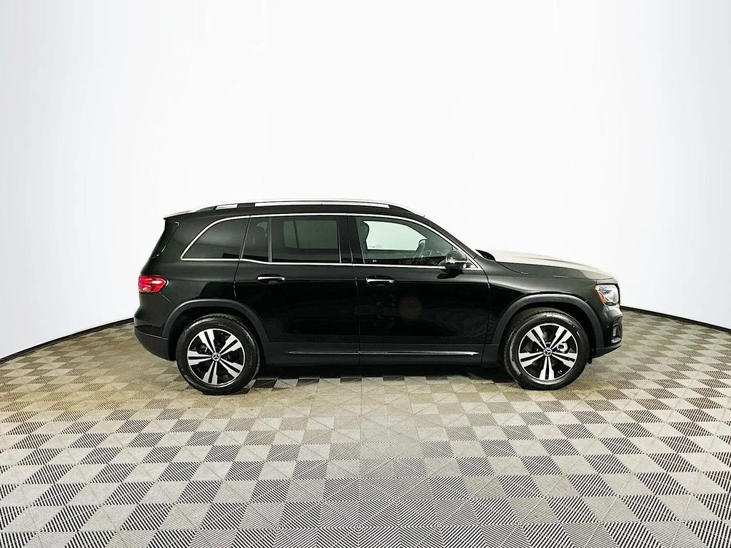 Used 2026 Black Mercedes-Benz GLB 250 image 7