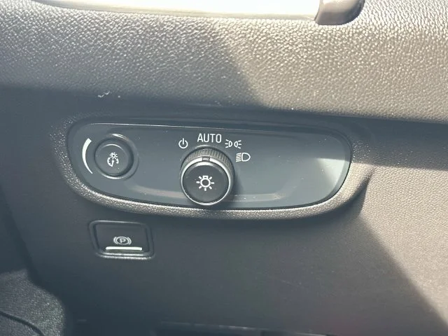 Used 2024 Black GMC SLE image 28