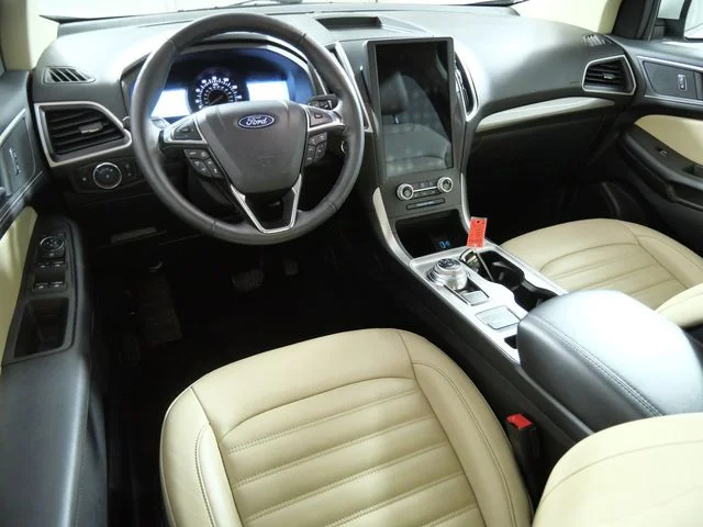 Used 2024 White Ford SEL image 4