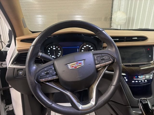 Used 2020 Crystal White Tricoat Cadillac Premium Luxury image 13