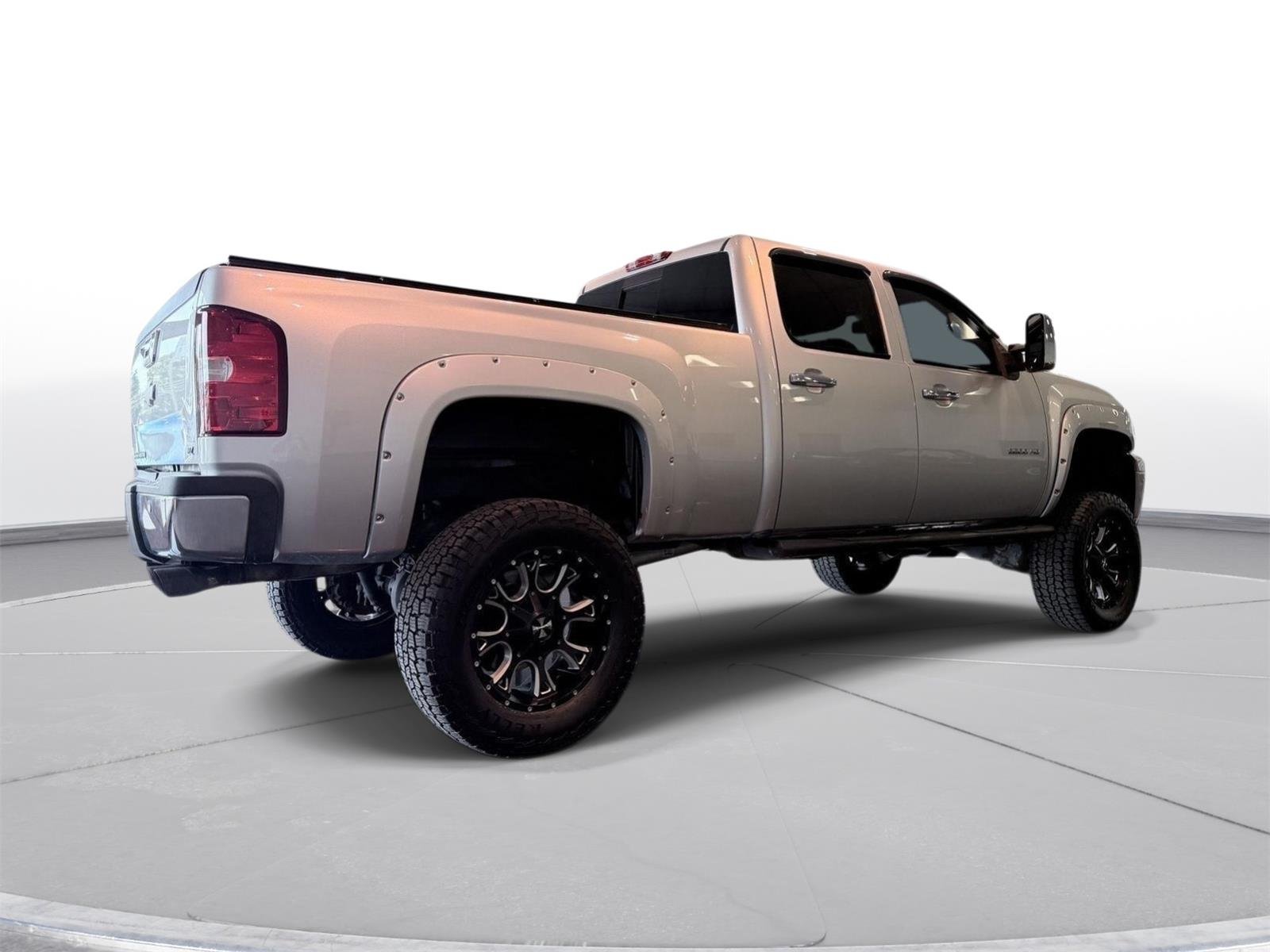 Used 2014 Silver Ice Metallic Chevrolet LTZ image 12