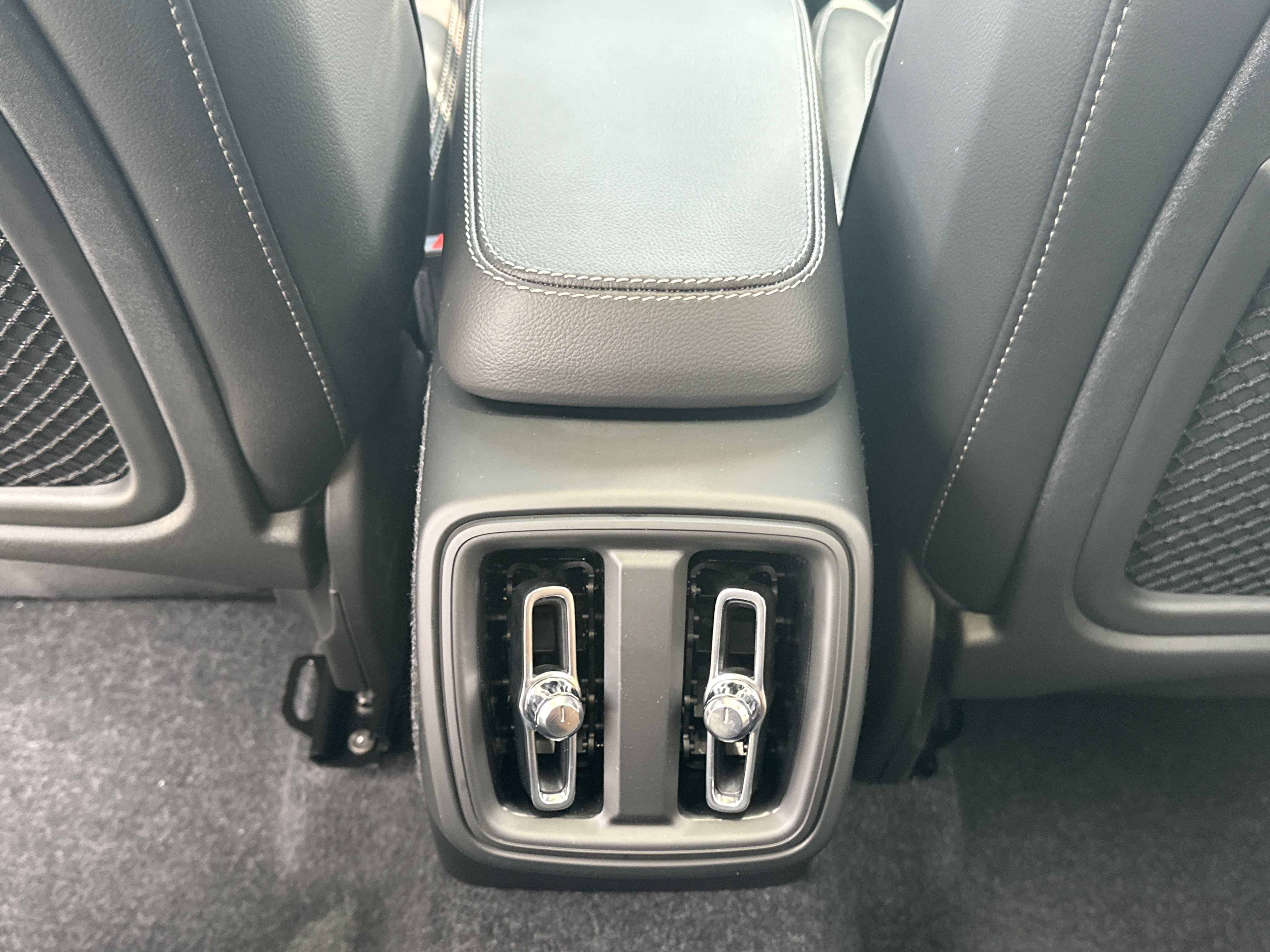 New 2026 Crystal White Volvo Ultra image 15