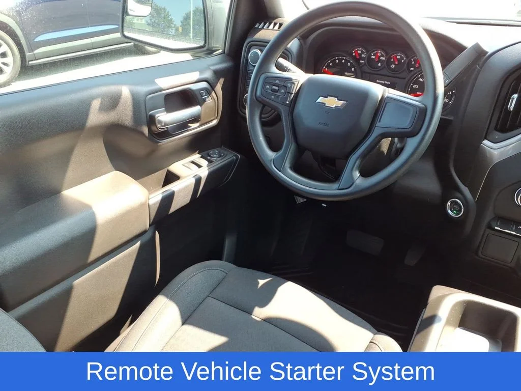 Used 2025 White Chevrolet Custom image 23
