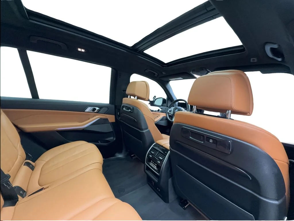 Used 2022 Gray BMW M50i image 31