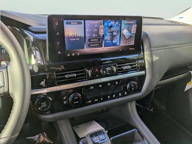 New 2026 Boulder Gray Pearl / Super Black Two-tone Nissan Platinum image 19