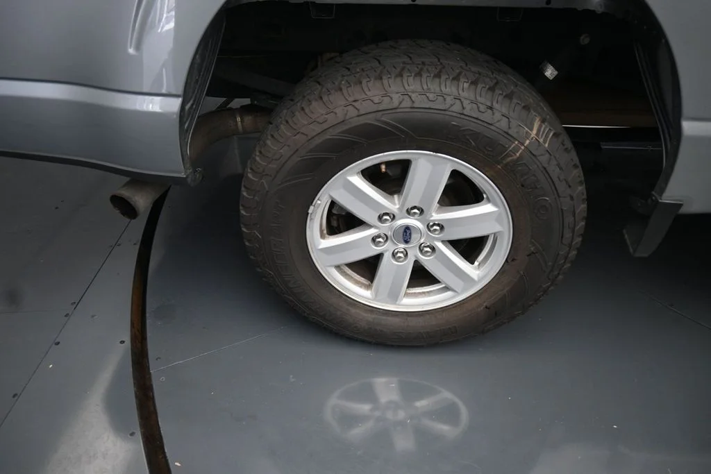 Used 2022 Silver Ford XLT image 9